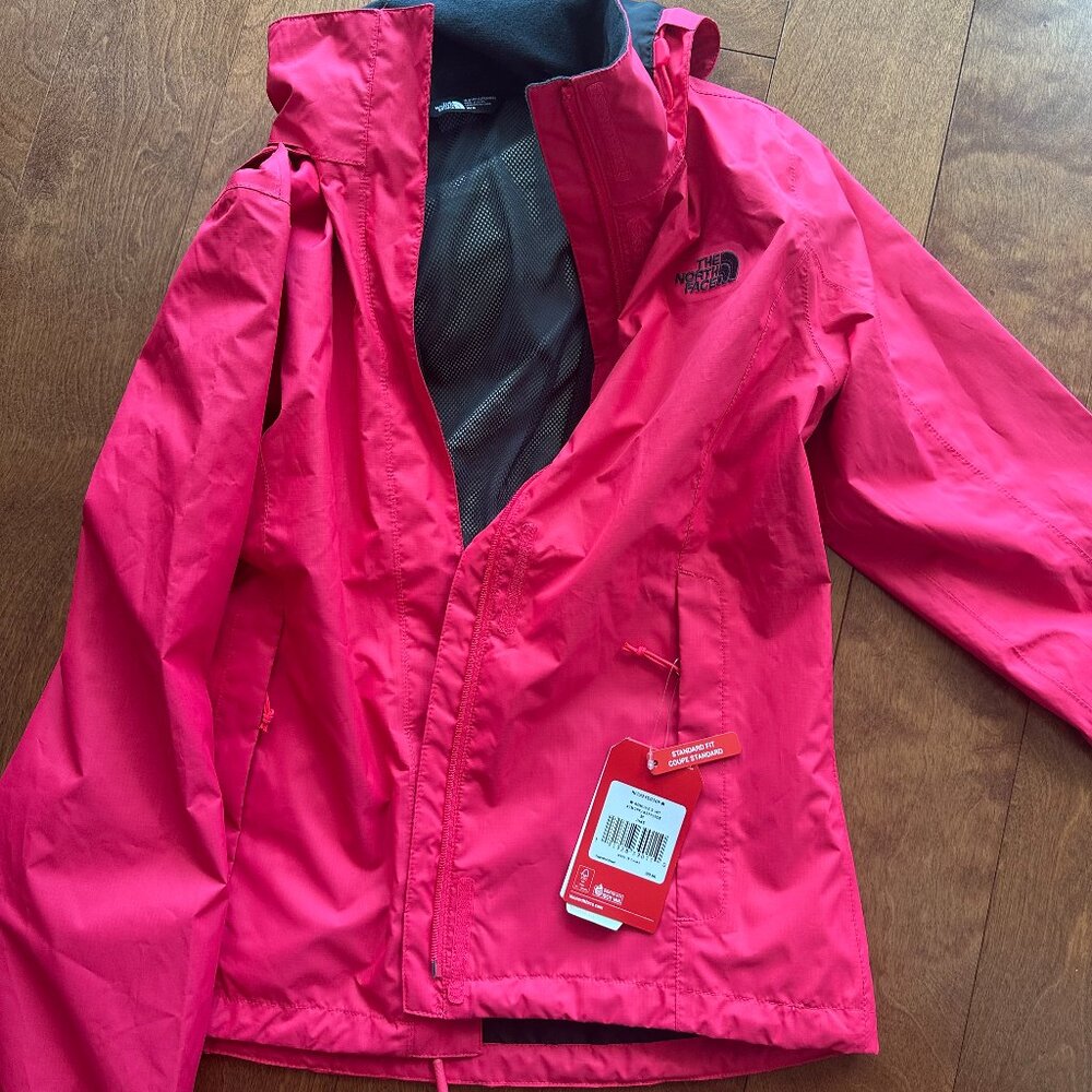 Woman's The North Face Rain/Wind Breaker Size M NWT!!